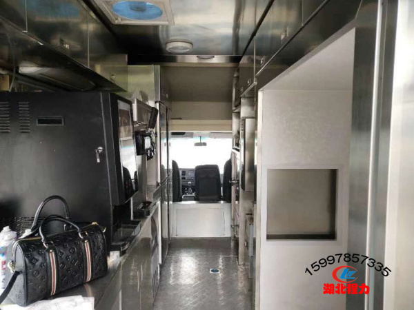 現(xiàn)代流動(dòng)餐車(chē)