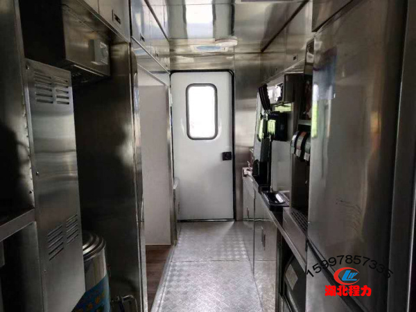 現(xiàn)代流動(dòng)餐車(chē)