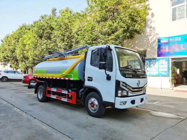 東風(fēng)多利卡吸糞車(chē)（5方）
