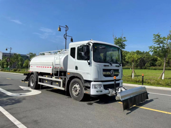 純電動?xùn)|風(fēng)18噸清洗車