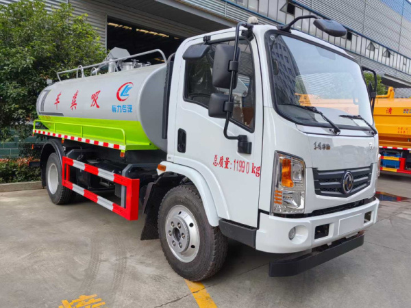 東風(fēng)華神T1吸糞車(chē)9方容積